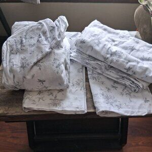 Calvin Klein Grey QUEEN Floral Watercolor Print Sheet Set. FLAW